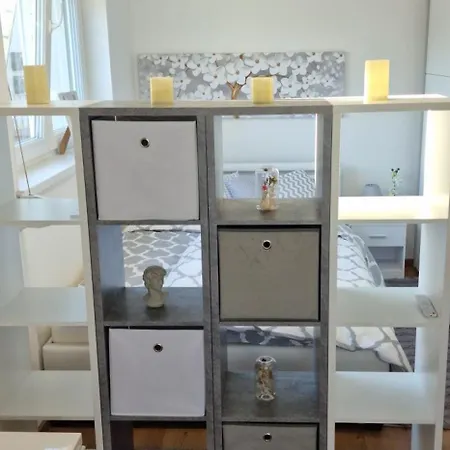 Mi Casa Es Tu Casa Tittling