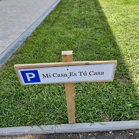 Mi Casa Es Tu Casa * Tittling